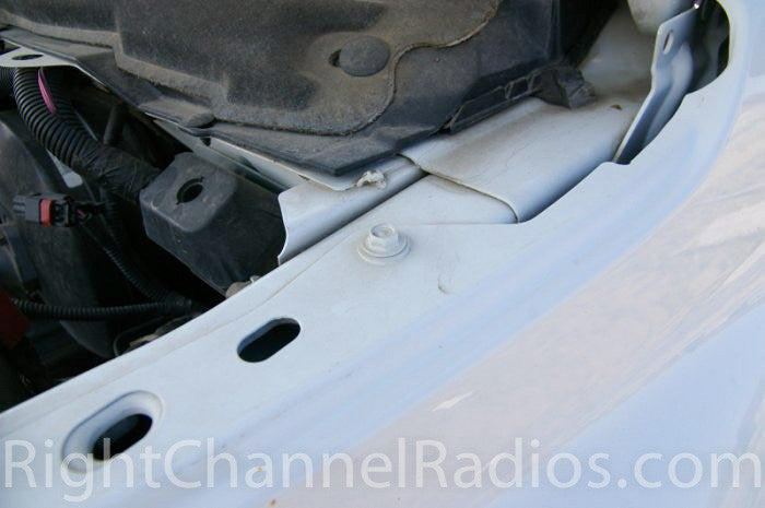 Dodge 2004-2008 Hood Rail Mounting Area