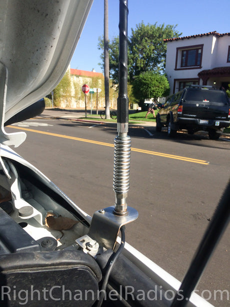 2007+ Toyota CB Mount Installed in Hood Rail